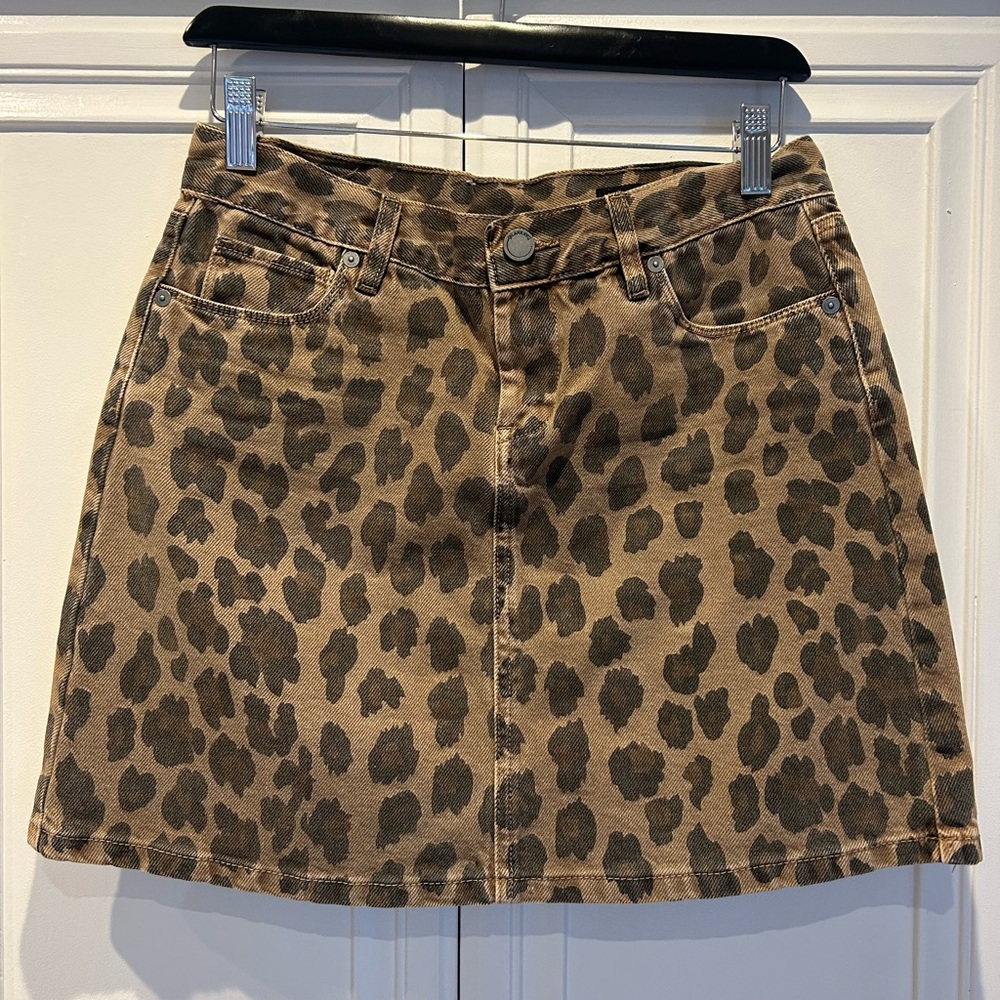 Blank NYC. Super fun, Leopard Print Women's Jean Skirt